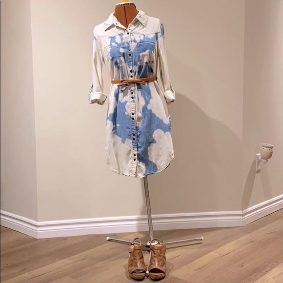 ✨Life in Progress✨Lightweight Denim Shirtdress - Picture 1 of 9